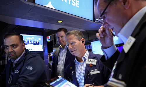 Chứng khoán Mỹ tăng mạnh dù ông Trump đưa ra thuế quan mới, giá dầu hồi phục