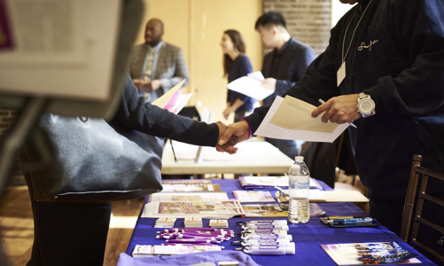 Phát hiện mới về mối quan hệ giữa lạm phát và thị trường lao động ở Mỹ