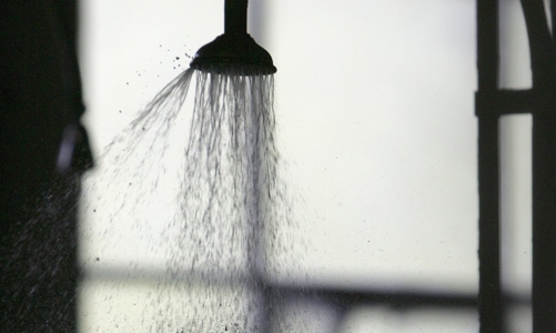 Mùa lạnh, lại nói chuyện tắm đêm và phòng ngừa đột quỵ