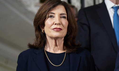 Bang New York phạt các công ty dầu khí 75 tỷ USD vì gây biến đổi khí hậu