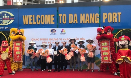 Du lịch Đà Nẵng khởi động ngày đầu năm 2025 đầy hứng khởi