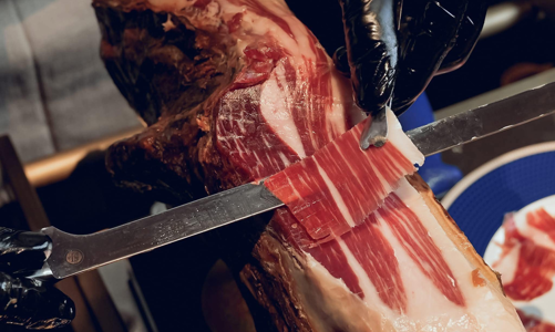 Nhiều thực phẩm lạ “đổ bộ” thị trường Tết