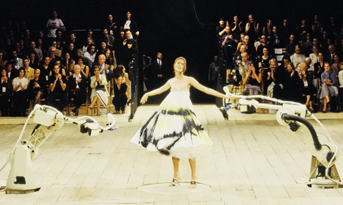 Kỷ nguyên hợp tác giữa thời trang và công nghệ