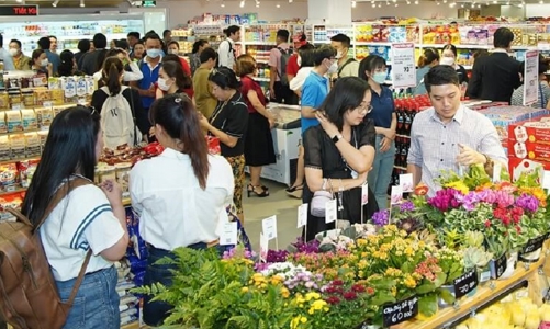 Bán lẻ hàng hóa và doanh thu dịch vụ tiêu dùng năm 2024 tăng 9%, đạt mục tiêu của Chính phủ