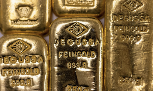 Giá vàng tiếp tục tăng mạnh dù đồng USD leo thang chóng mặt