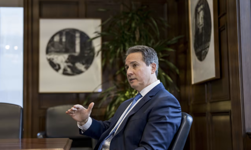 Hạ lãi suất: Quan chức Fed khẳng định nên chờ thêm