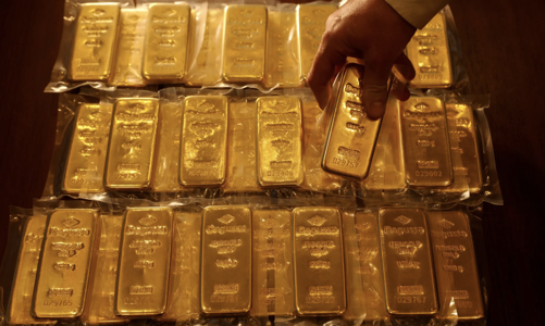 Giá vàng nhảy qua mốc 1.700 USD/oz vì lợi suất trái phiếu và tỷ giá USD cùng giảm