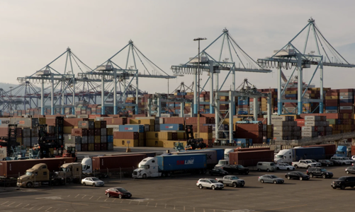 Xu hướng tăng giá của USD có thể khiến kinh tế toàn cầu đình lạm