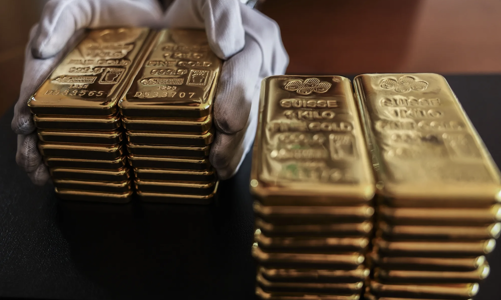 Giá vàng tăng mạnh do tỷ giá USD và lợi suất trái phiếu trượt dốc