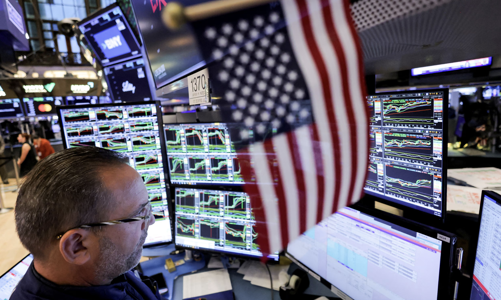 Chứng khoán Mỹ và giá dầu cùng sụt giảm vì kế hoạch áp thuế quan của ông Trump