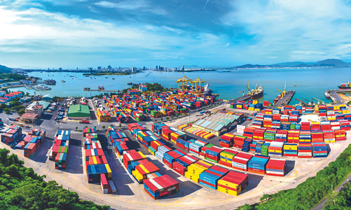 Phát triển cảng “xanh”, vững bước vươn ra biển lớn