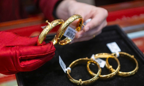 Giá vàng miếng SJC diễn biến trái chiều, giá vàng nhẫn giảm nhẹ trước ngày Vía Thần Tài