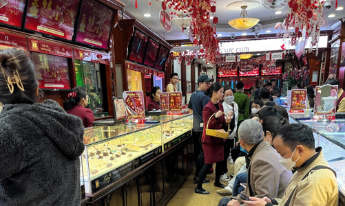 Giá vàng nhẫn tăng chóng mặt