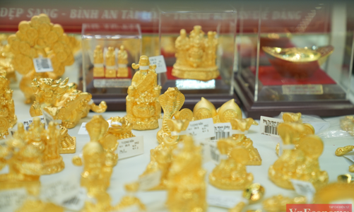 Giá vàng trong nước biến động theo giờ trong ngày vía Thần Tài 