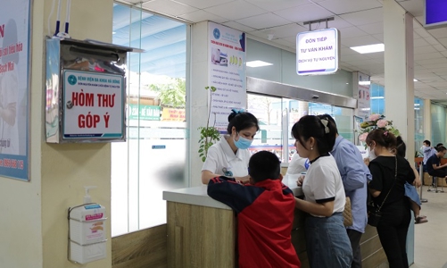 Hà Nội tiêm vaccine phòng bệnh sởi cho trẻ từ 6 tháng tuổi 