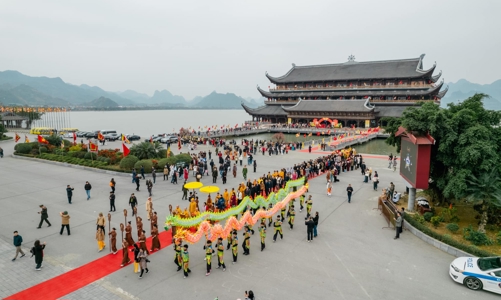 Đầu xuân, tour du lịch tâm linh hút khách
