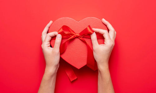 Valentines này nên mua gì tặng gì cho người thương?