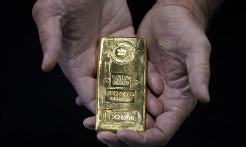 Giá vàng tăng mạnh vì đồng USD lao dốc