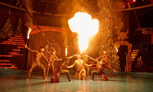 Đừng để các nghệ sĩ phải tự lo bán vé!