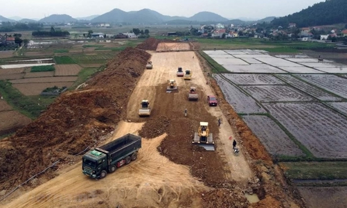 Tháo gỡ vướng mắc trong cung ứng vật liệu cho các dự án trọng điểm phía Nam