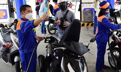 Giá xăng dầu đồng loạt giảm