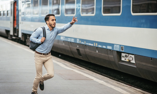 Khối ngoại bán ròng 1.700 tỷ trong tuần qua nhưng vẫn gom cổ phiếu bất động sản