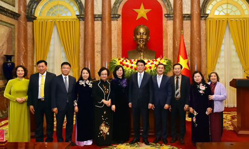 Chủ tịch nước Lương Cường gặp mặt cá nhân tiêu biểu ngành y tế