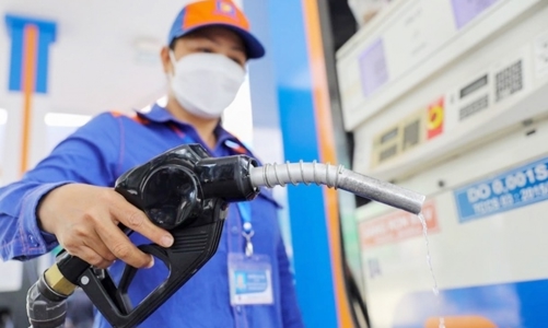 Dự báo giá xăng sẽ tăng nhẹ theo giá dầu trong quý 1 /2025