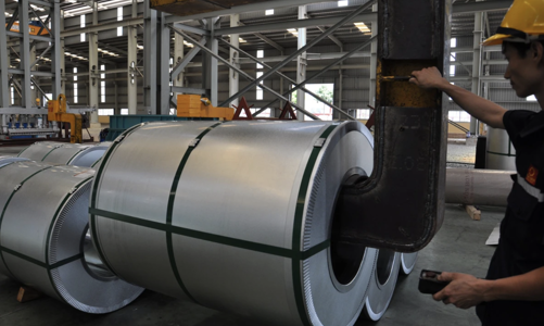 Mỹ đánh thuế thép 