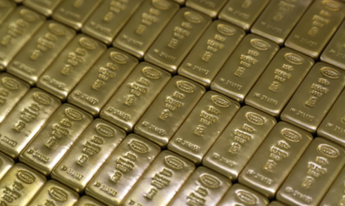 Giá vàng bùng nổ trở lại vì USD suy yếu và mối lo thuế quan