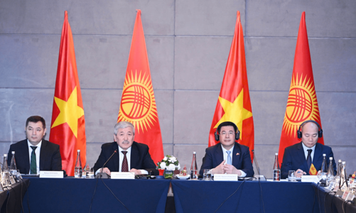 Việt Nam và Kyrgyzstan thúc đẩy hợp tác chặt chẽ trong lĩnh vực thương mại, công nghiệp, năng lượng 