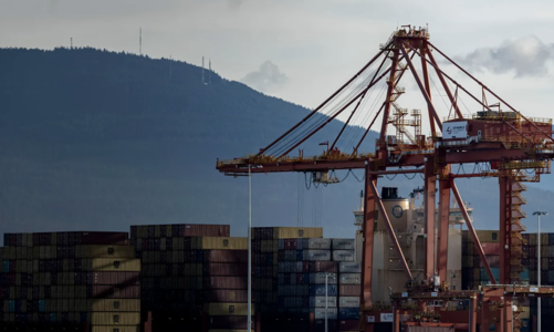 Chiến tranh thương mại: Trung Quốc áp thuế lên Canada, ông Trump dọa tăng thuế