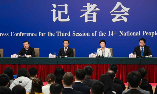 Kinh tế ì ạch, Trung Quốc cam kết đẩy mạnh tạo việc làm