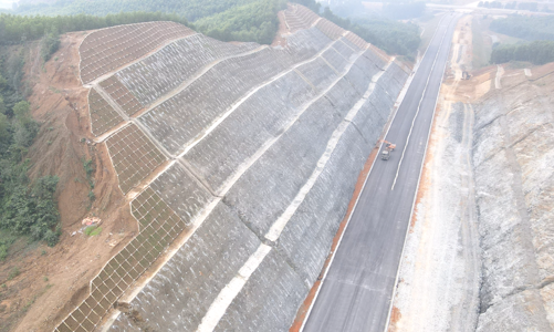 Đường cao tốc từ Hà Tĩnh đến Quảng Trị sẽ thông tuyến trước ngày 30/6