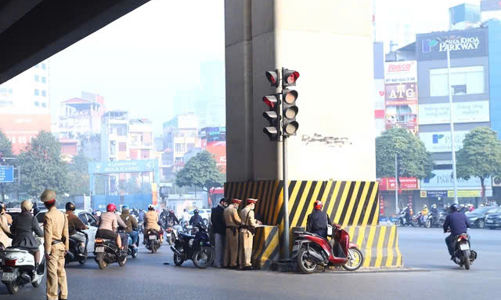 Hà Nội thay thế, sửa chữa hàng loạt đèn tín hiệu 