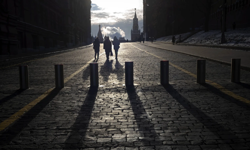 Nhà đầu tư đánh liều trở lại thị trường tài chính Nga