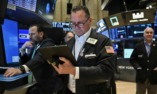 Chứng khoán Mỹ và giá dầu đồng loạt tăng dù doanh thu bán lẻ Mỹ yếu hơn dự báo