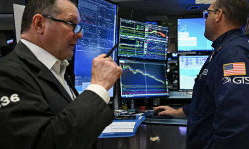 Chứng khoán Mỹ lại bán tháo, giá dầu giảm do tin tốt về Nga - Ukraine