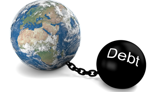 Các nước giàu “còng lưng” trả lãi nợ công