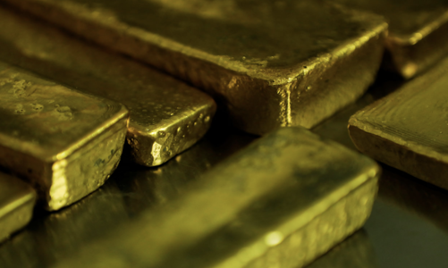 Giá vàng không có dấu hiệu dừng lại dù đã vượt 3.300 USD/oz, SPDR Gold Trust mua 4 tấn