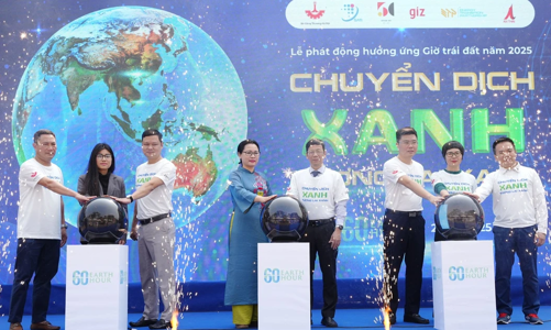 Hà Nội hưởng ứng Giờ Trái đất 2025: Chuyển dịch xanh- Tương lai xanh