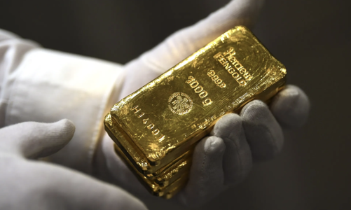 Vàng trượt giá vì đồng USD và lợi suất trái phiếu kho bạc Mỹ cùng tăng mạnh