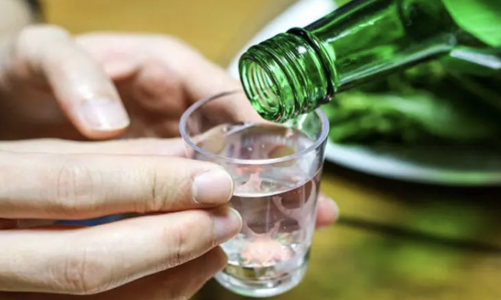 Bộ Y tế đề nghị tăng cường biện pháp phòng chống ngộ độc rượu