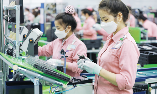 Xác lập chỗ đứng trong chuỗi giá trị hàng hóa công nghệ cao