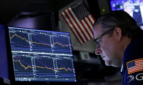 Dow Jones trải qua phiên biến động mạnh nhất trong lịch sử, giá dầu sụt hơn 2%