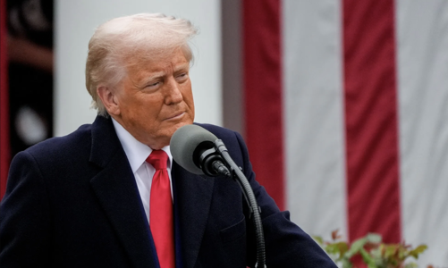 Ông Trump bất ngờ hạ thuế đối ứng về 10% trong 90 ngày, nâng thuế lên 125% với hàng Trung Quốc