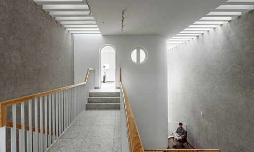 Những khối kiến trúc cong trắng sáng tối ưu