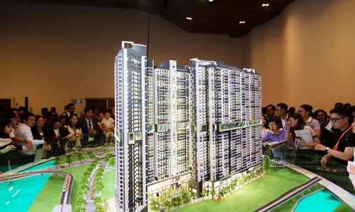 Chủ đầu tư tích cực “bung hàng”, hâm nóng thị trường