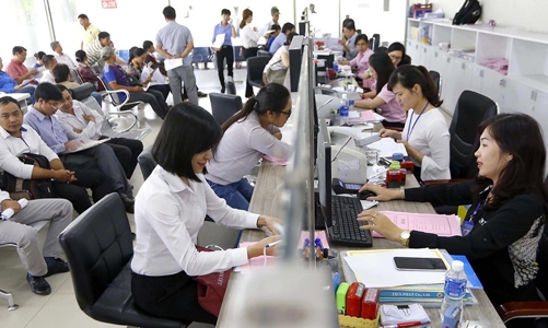 Giữ nguyên lương, phụ cấp cho cán bộ, công chức, viên chức 6 tháng sau sáp nhập