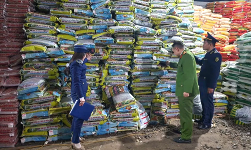 Một công ty sản xuất hơn 67 tấn phân bón giả